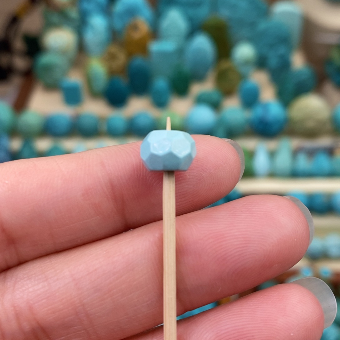 绿松石珠宝奇石未镶嵌8*6mm