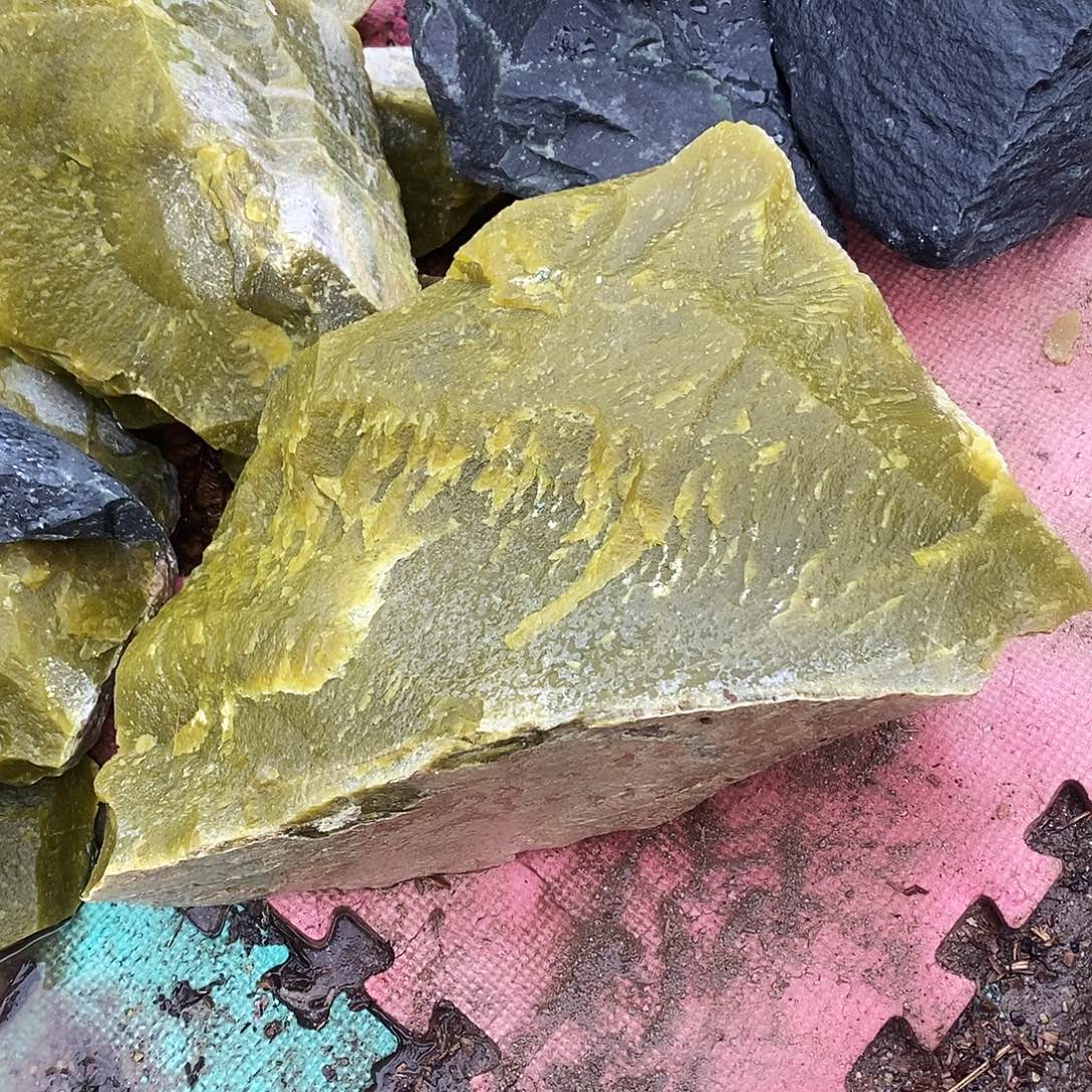 品***道蛇纹石玉合金原石奇石摆件