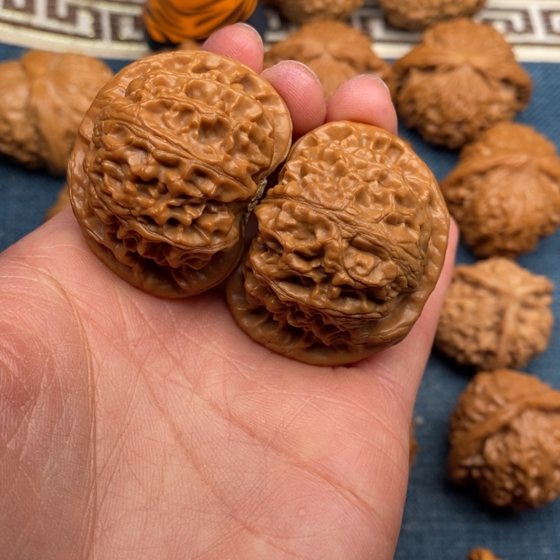 文玩核桃把件42全品肉灯