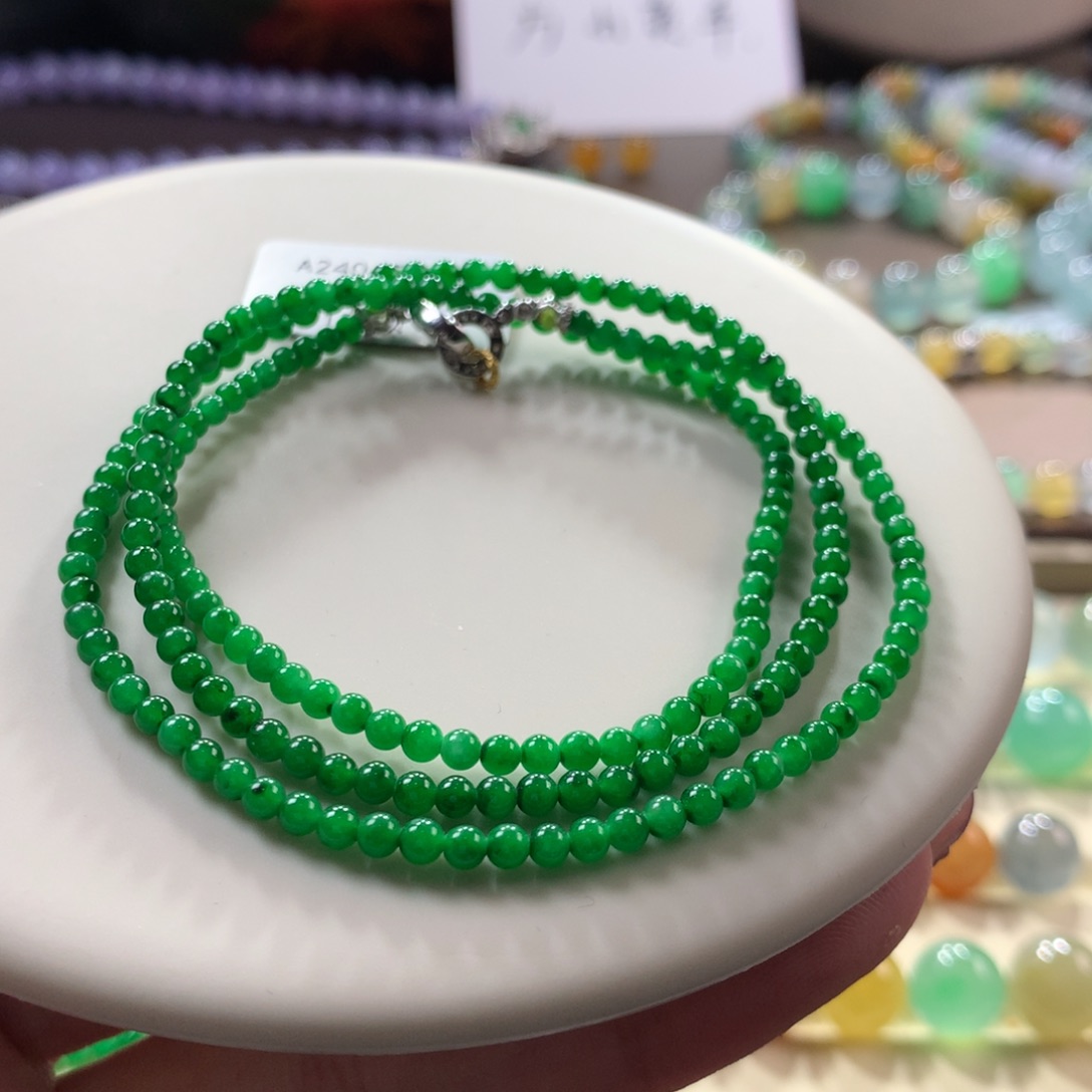 翡翠颈饰未镶嵌翡翠冰阳绿卡2.8+