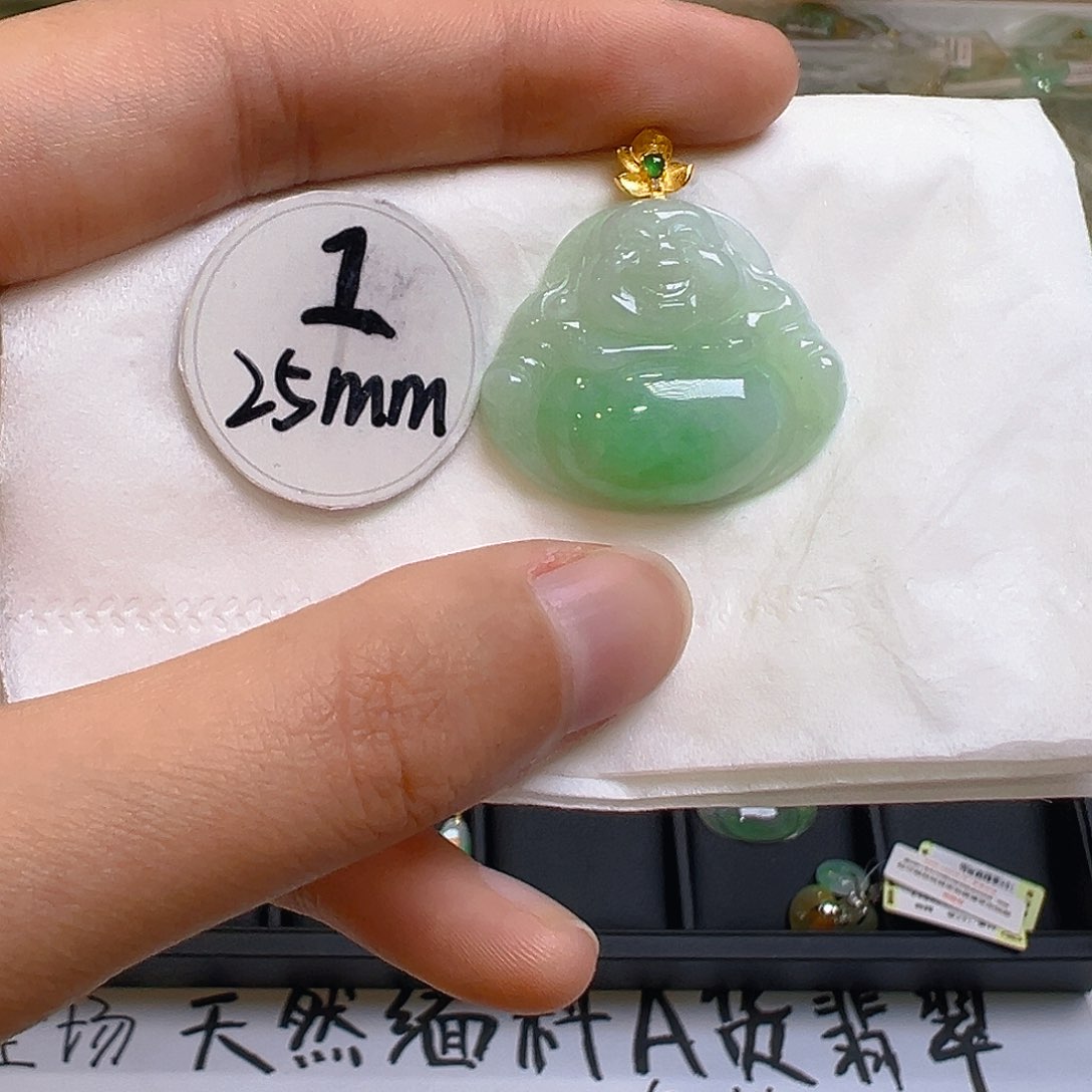 翡翠颈饰18K金镶嵌翡翠