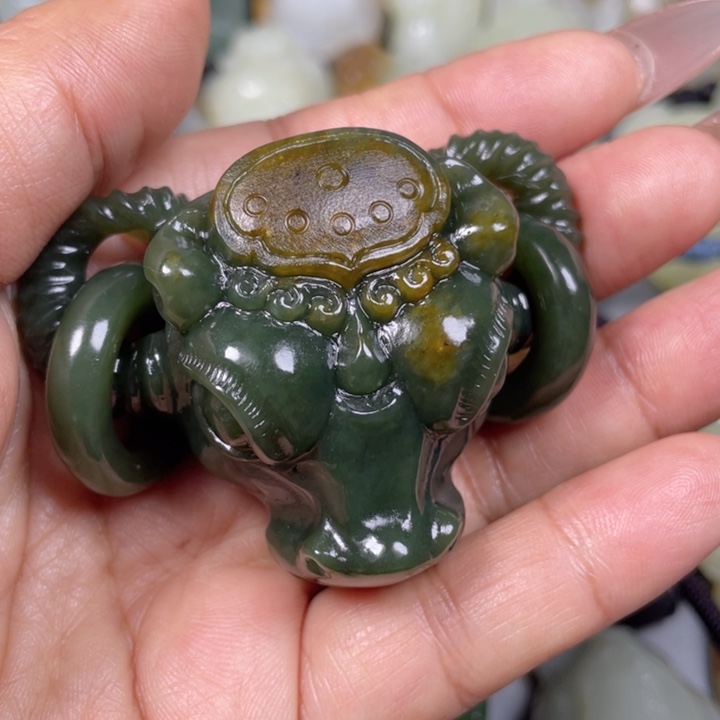 和田玉未镶嵌挂件