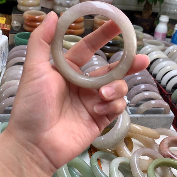 石英质玉未镶嵌手镯