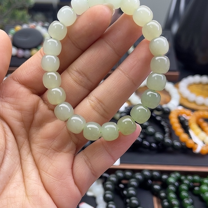 和田玉未镶嵌手串