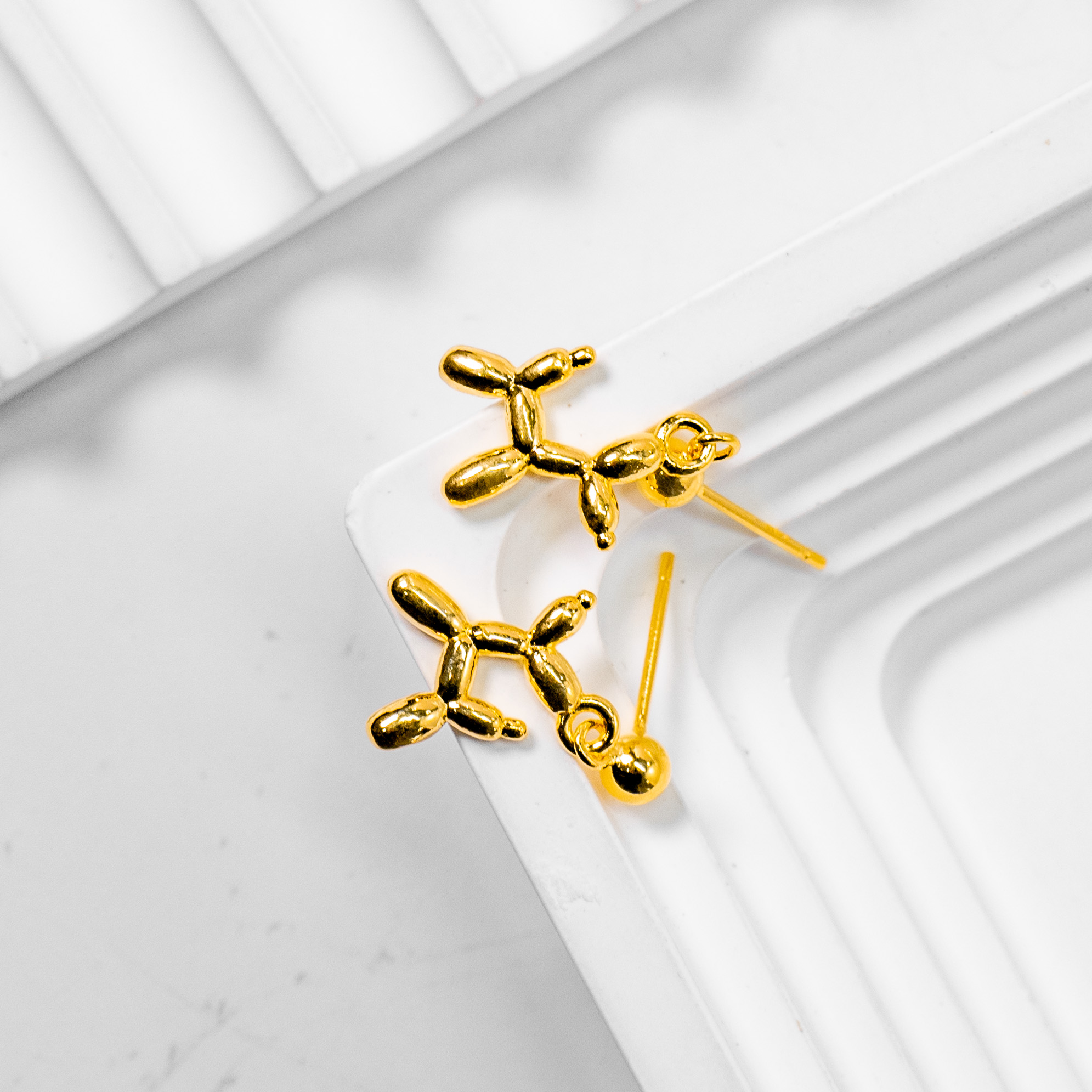 足银耳饰 轻奢 时尚 气球狗耳钉 潮流 百搭 气质 精致 女款