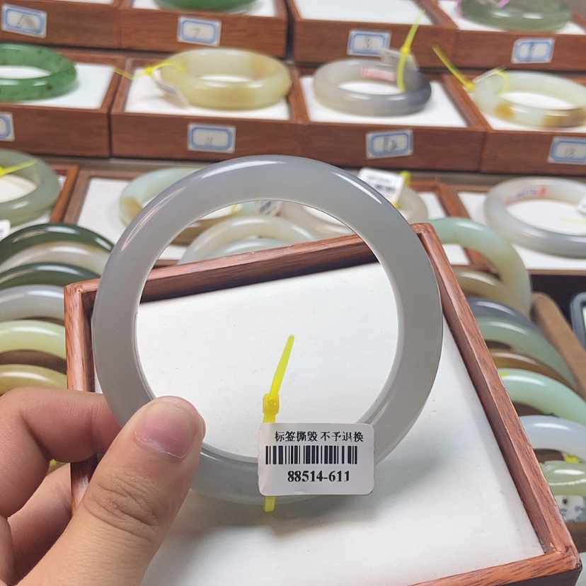 【闪购商品】和田玉手镯未镶嵌