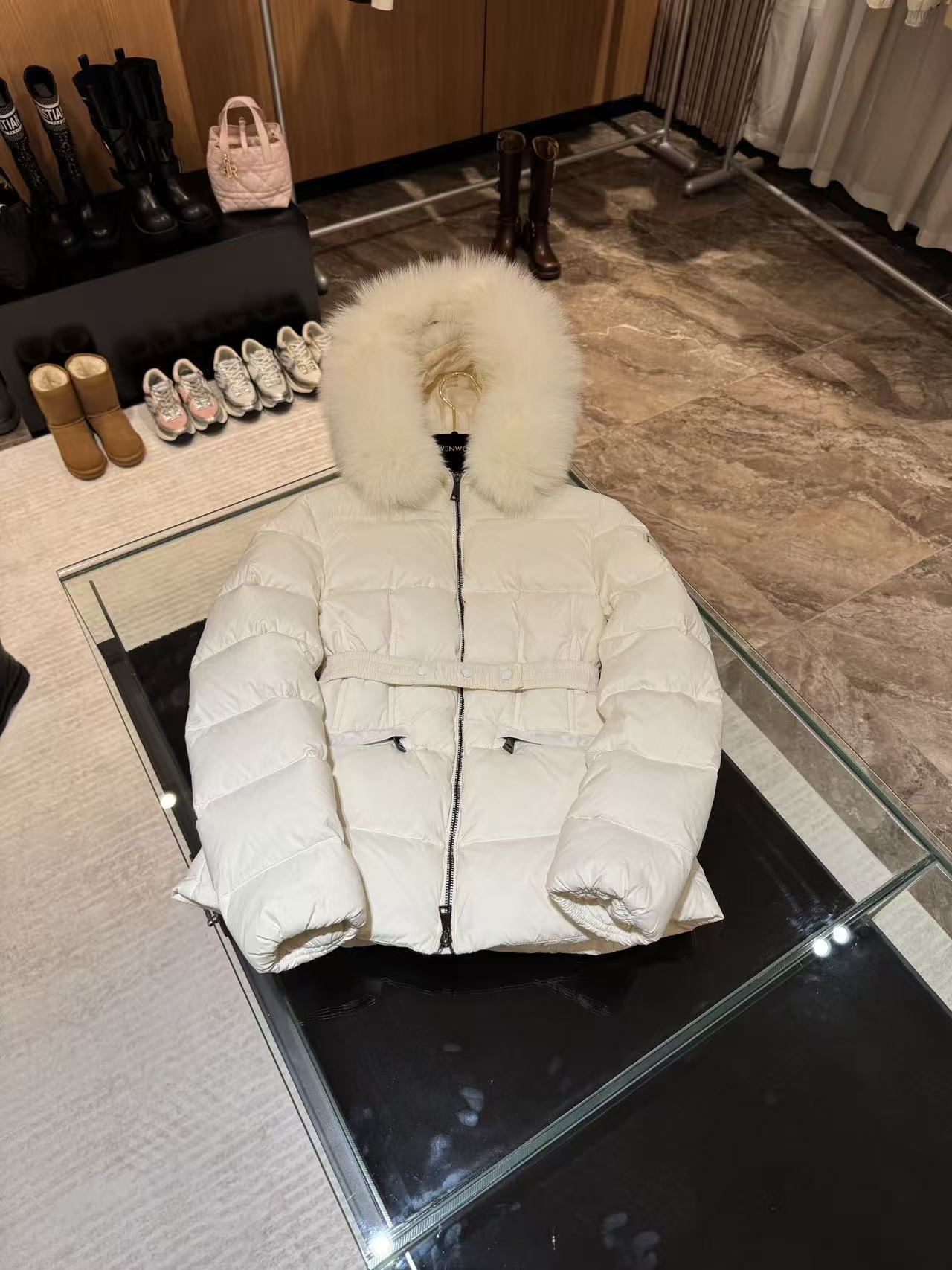 WW2025新款女士时尚百搭保暖修身秋冬毛领羽绒服