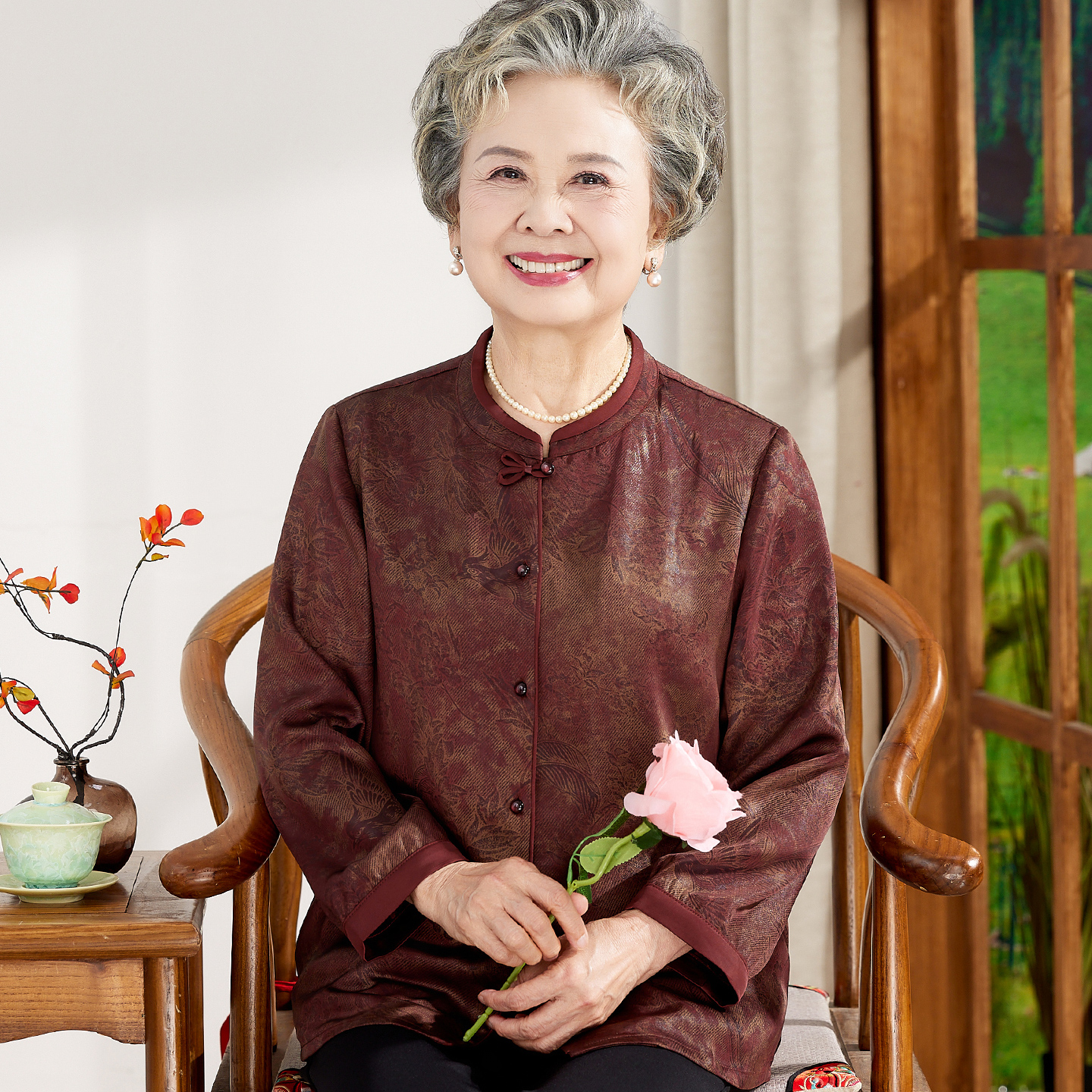老年人秋装女奶奶长袖衬衫中老年妈妈春秋洋气翻领老太太衬衣新款