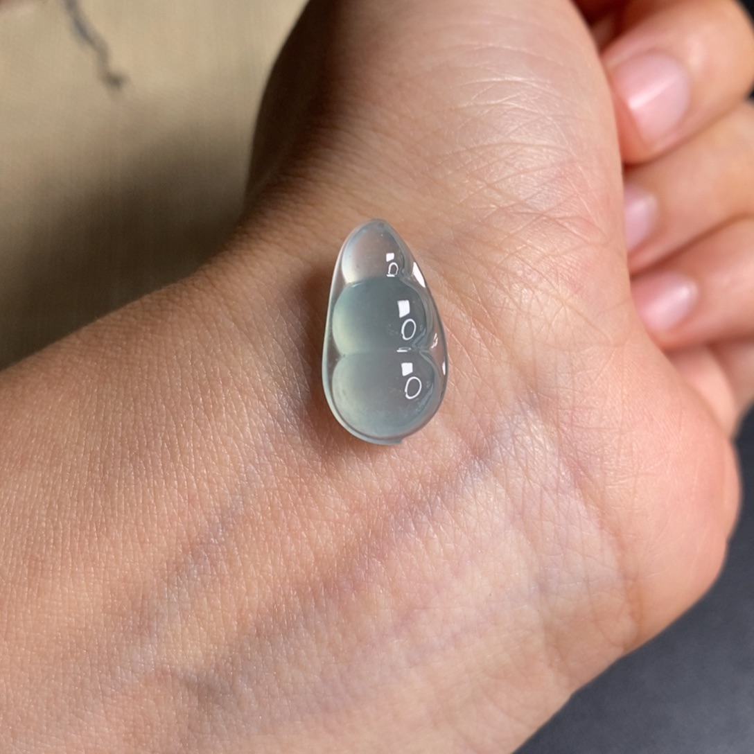 翡翠未镶嵌颈饰豆子