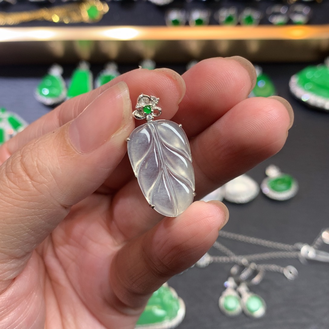 翡翠吊坠(不含链)18K金镶嵌