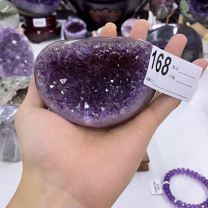 未镶嵌水晶大型摆件（非配饰）