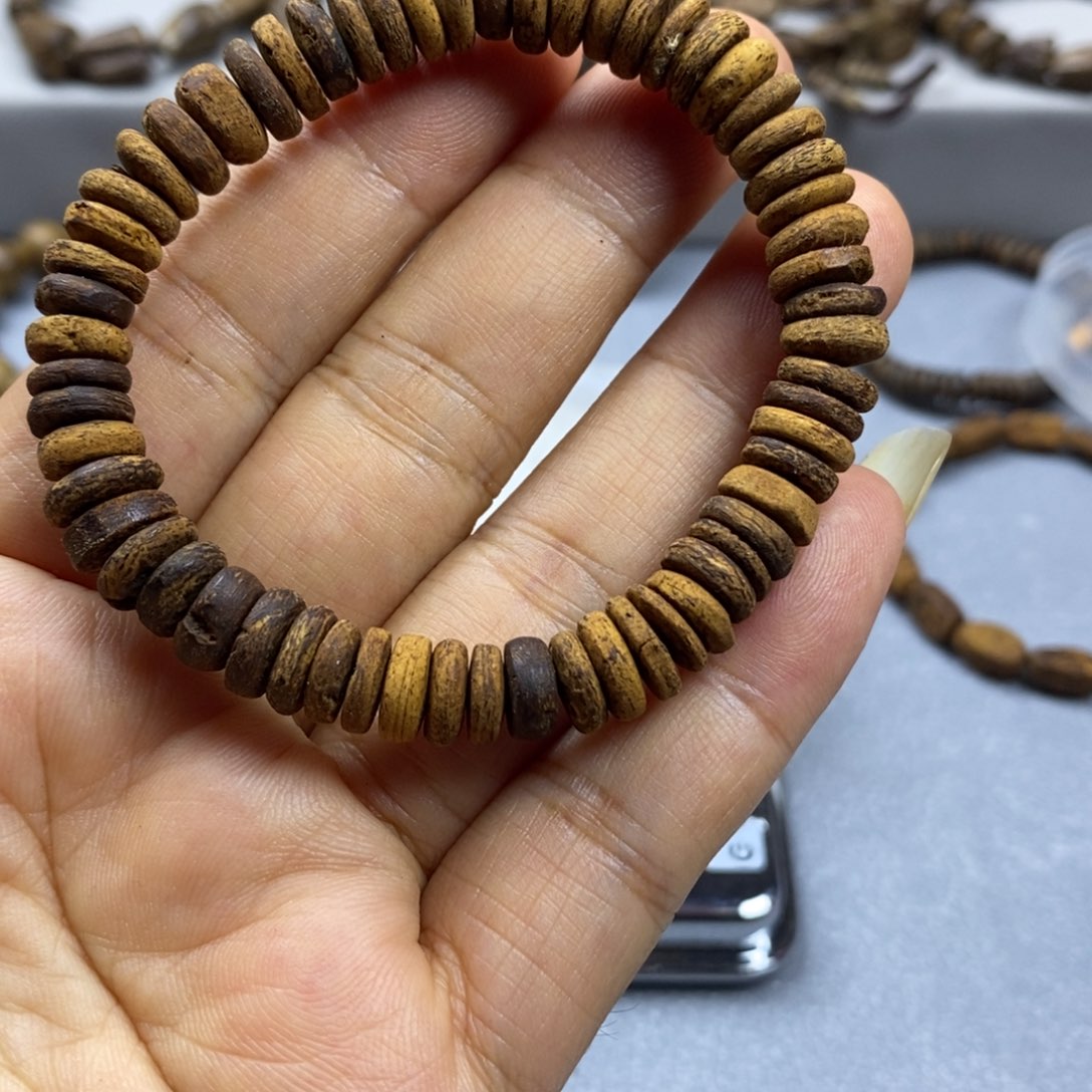 沉香手串斯里兰卡红土沉卡9的。5.4克