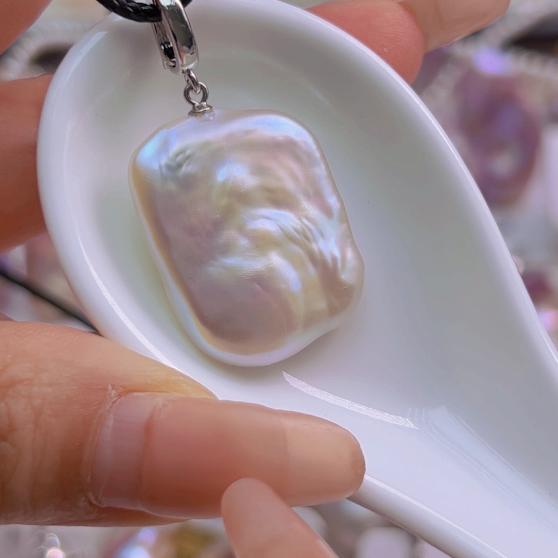 淡水珍珠吊坠(赠链)未镶嵌