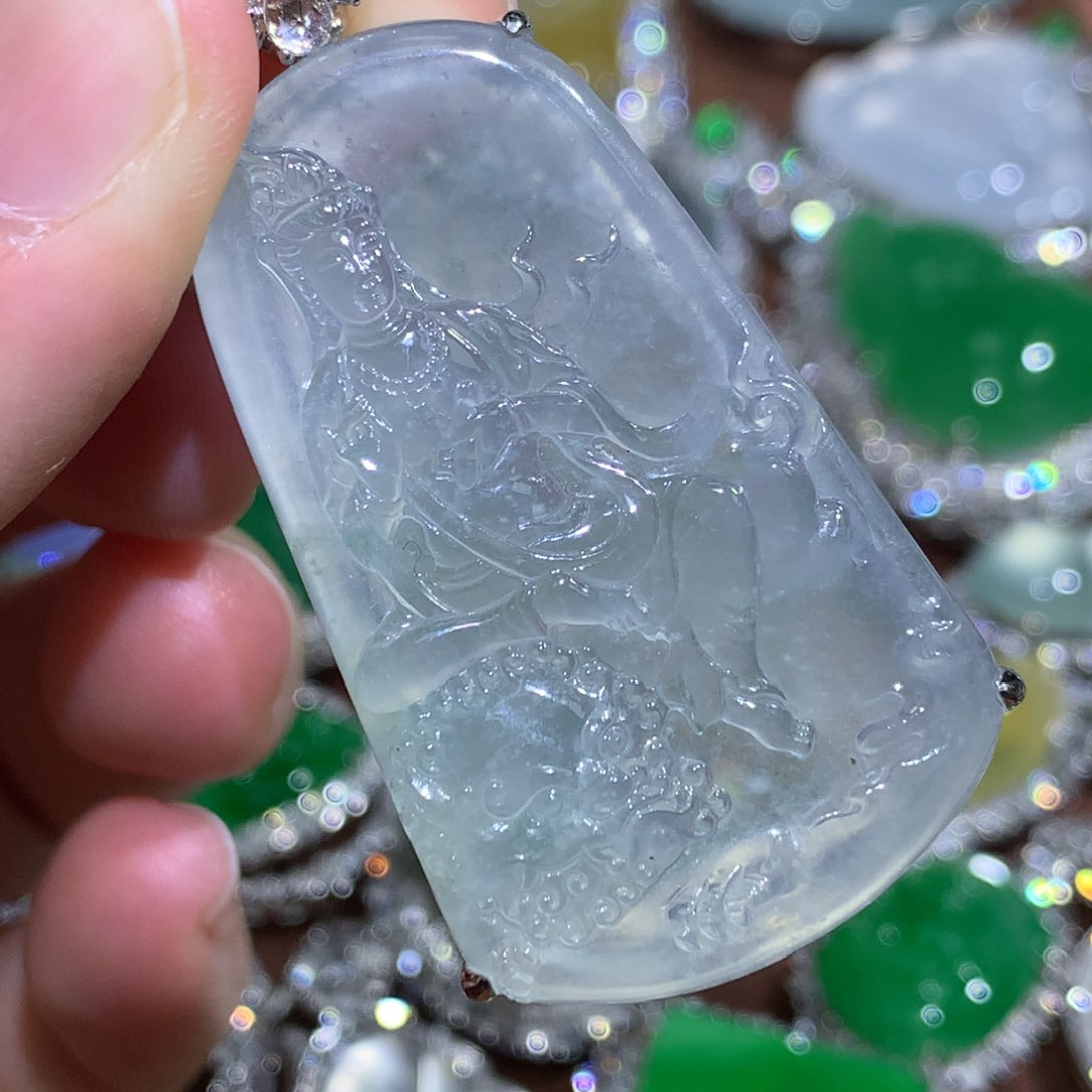 翡翠颈饰18K金镶嵌文殊