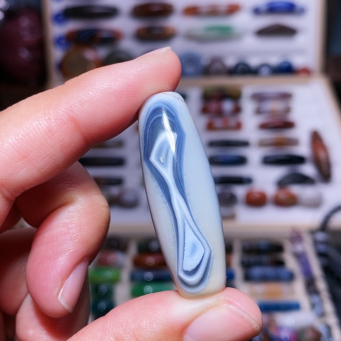 玛瑙吊坠未镶嵌…..