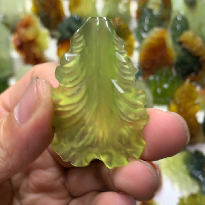 蛇纹石玉珠宝半成品未镶嵌