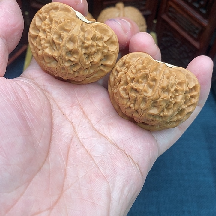 文玩核桃把件宫灯