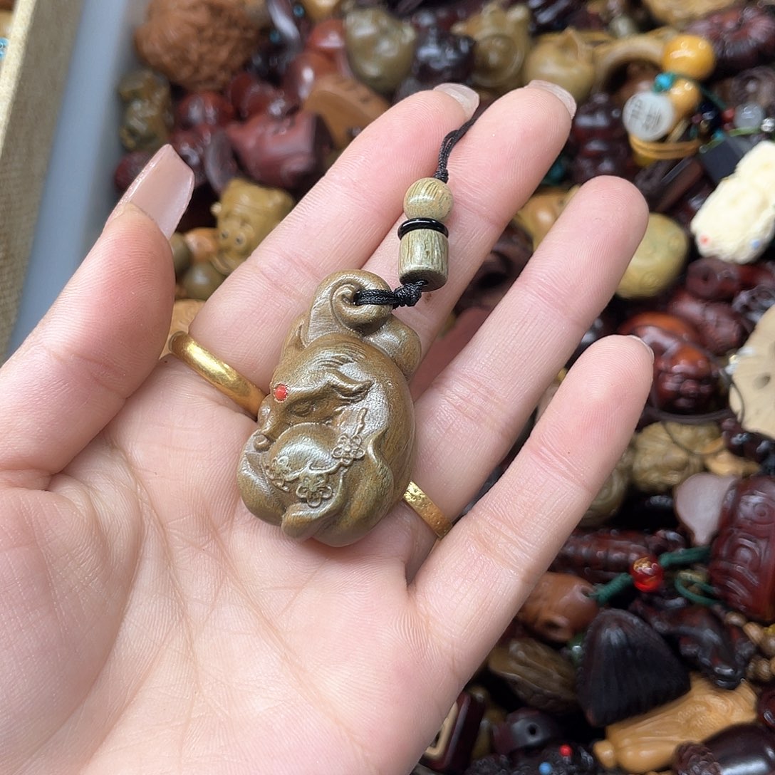 维腊木（绿檀）无事牌