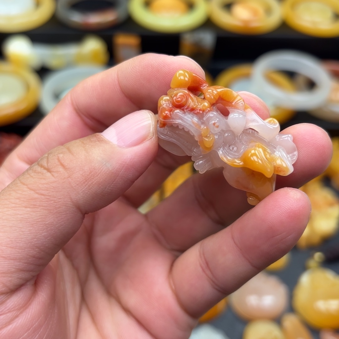 石英质玉（黄龙玉）合金手链