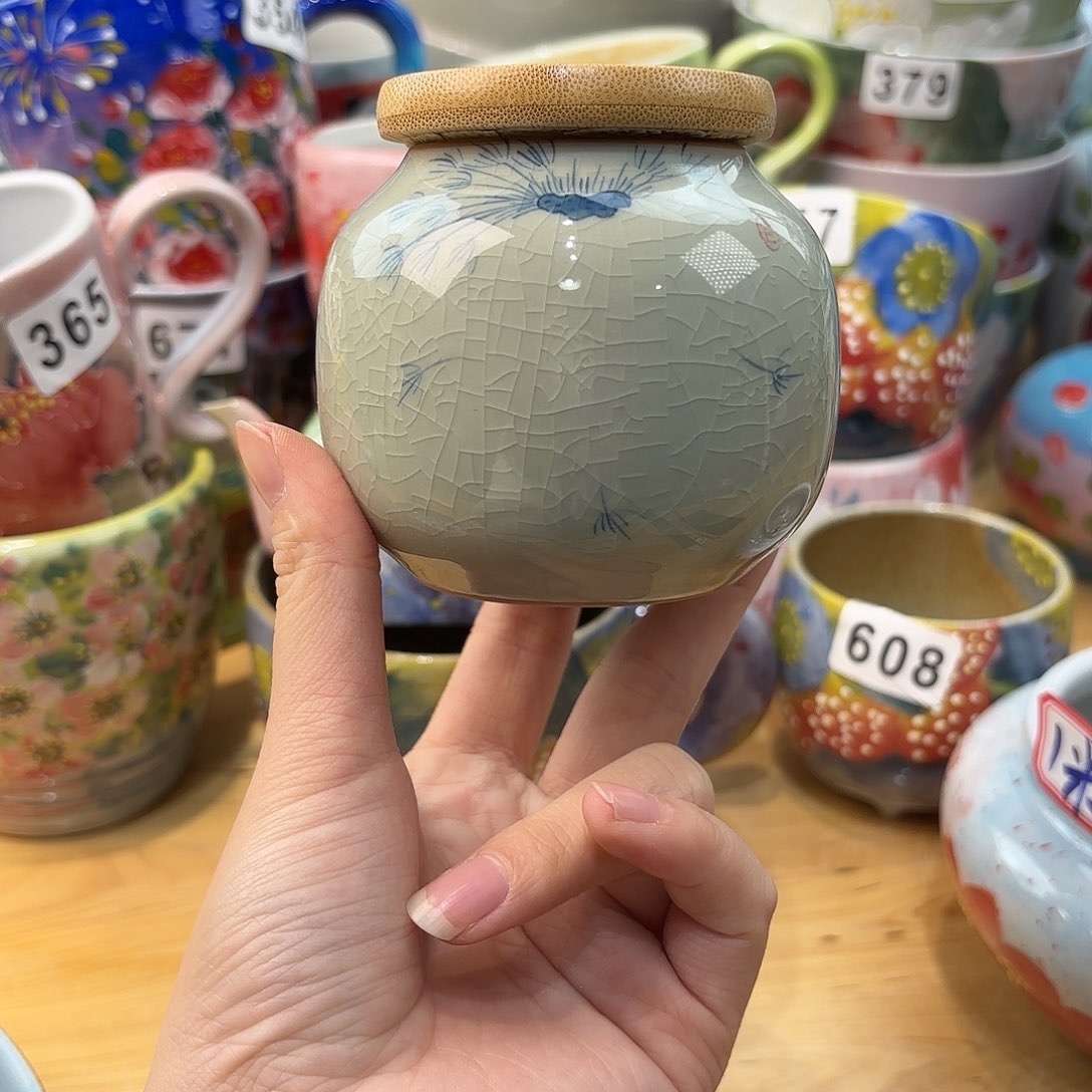 瓷片兔兔盖茨。兔兔