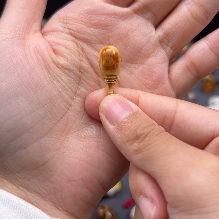 琥珀未镶嵌裸石8.7mm