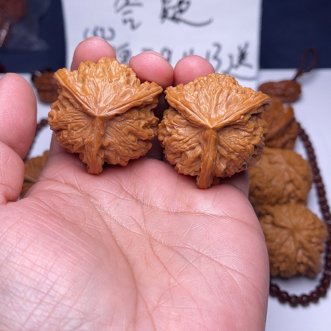 文玩核桃把件41盘山三棱尖微修9-3