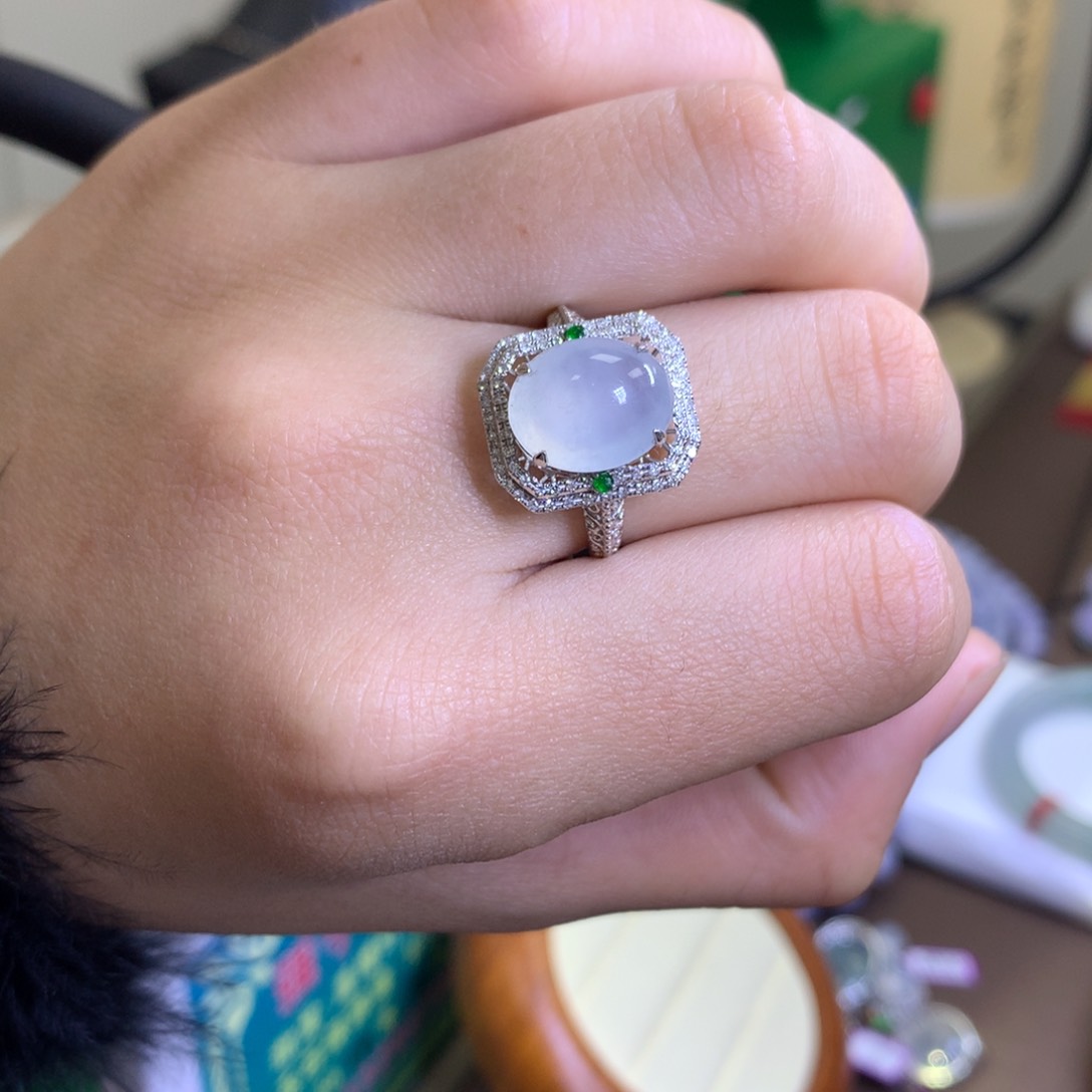 翡翠颈饰18K金镶嵌翡翠