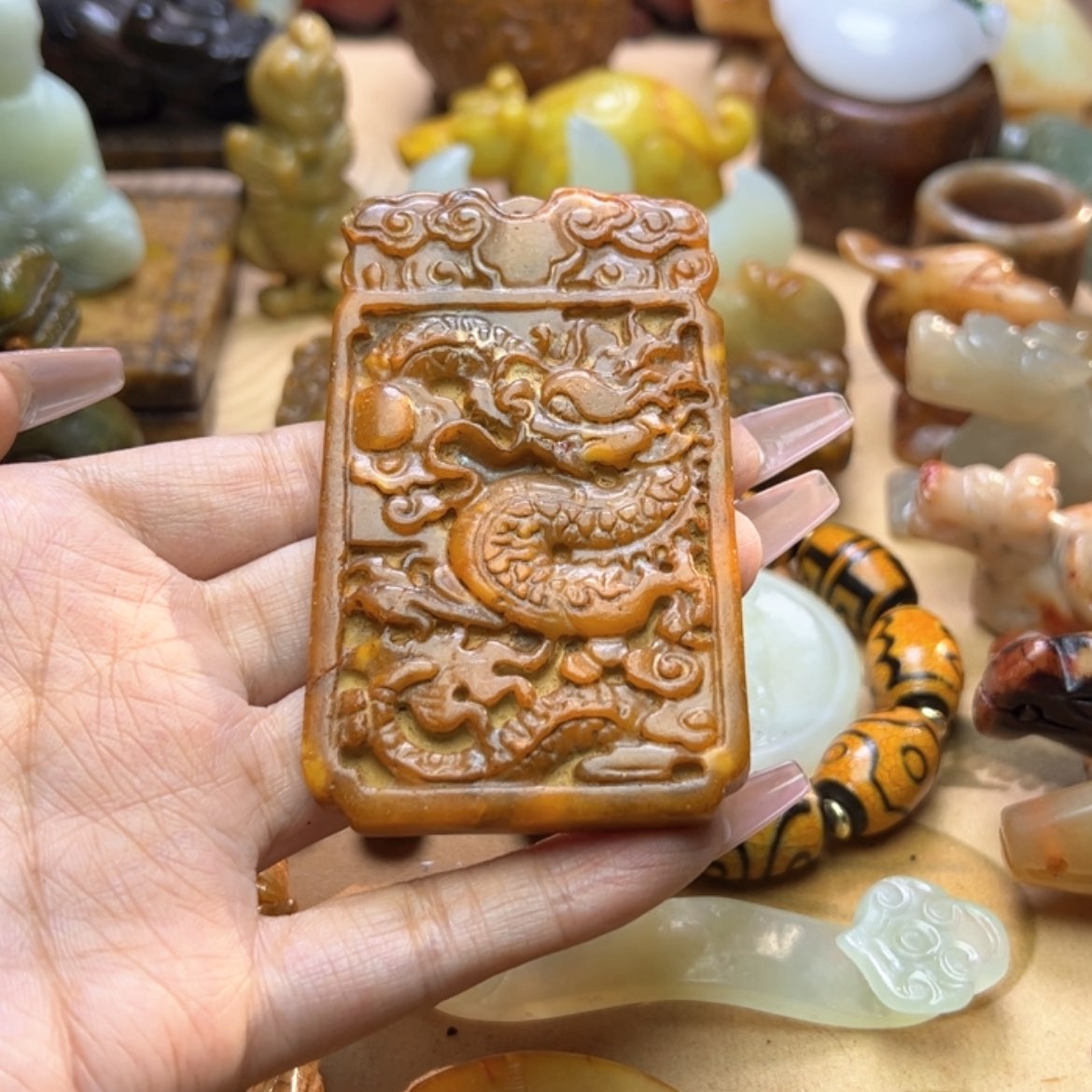 【闪购商品】蛇纹石玉颈饰未镶嵌