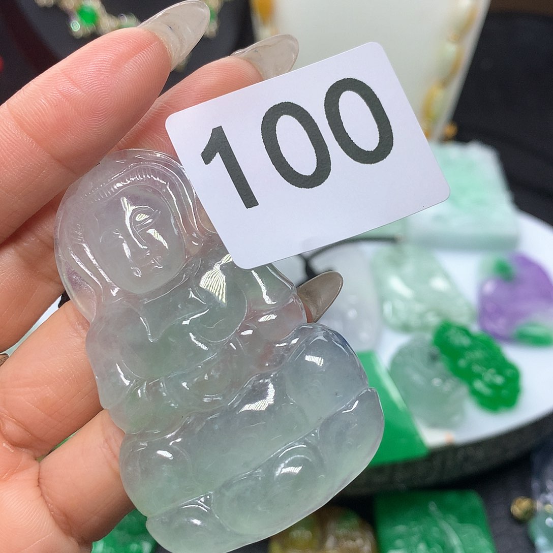 翡翠吊坠(赠链)未镶嵌