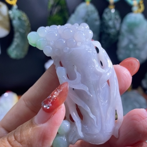 【闪购商品】颈饰未镶嵌翡翠人参