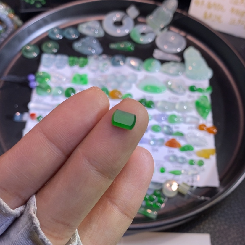 【闪购商品】翡翠挂件未镶嵌马鞍