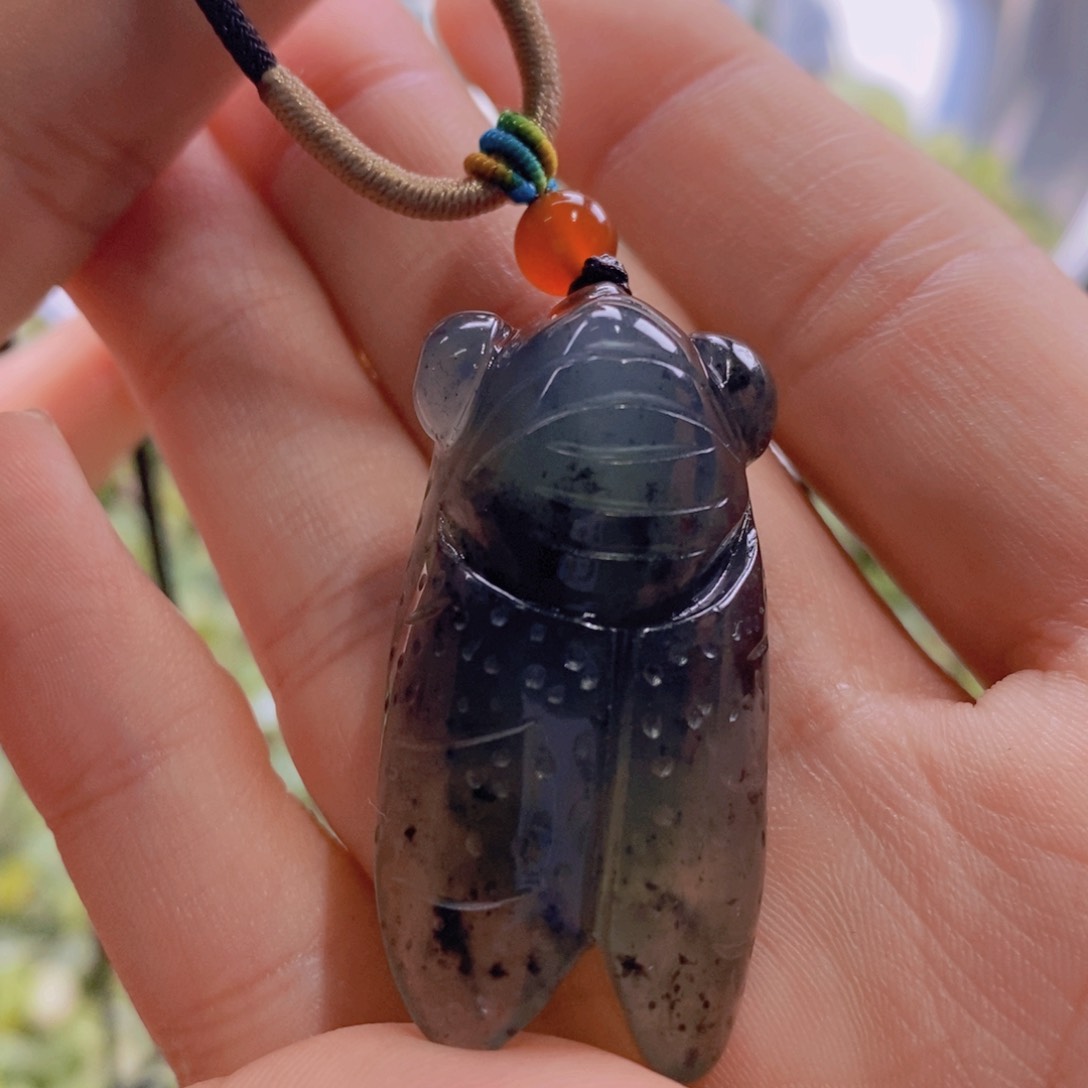 蛇纹石玉吊坠未镶嵌