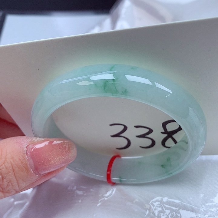 翡翠手镯（贵妃镯）未镶嵌翡翠