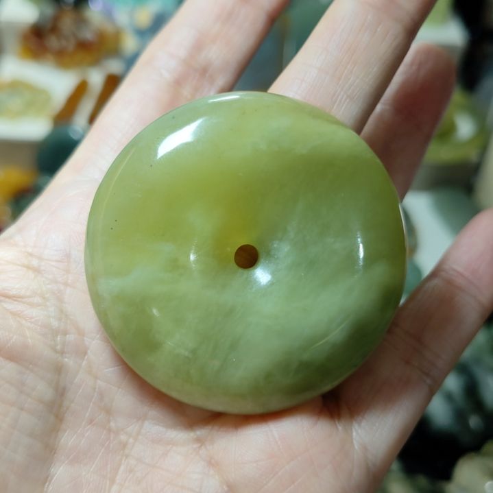 岫玉未镶嵌平安扣