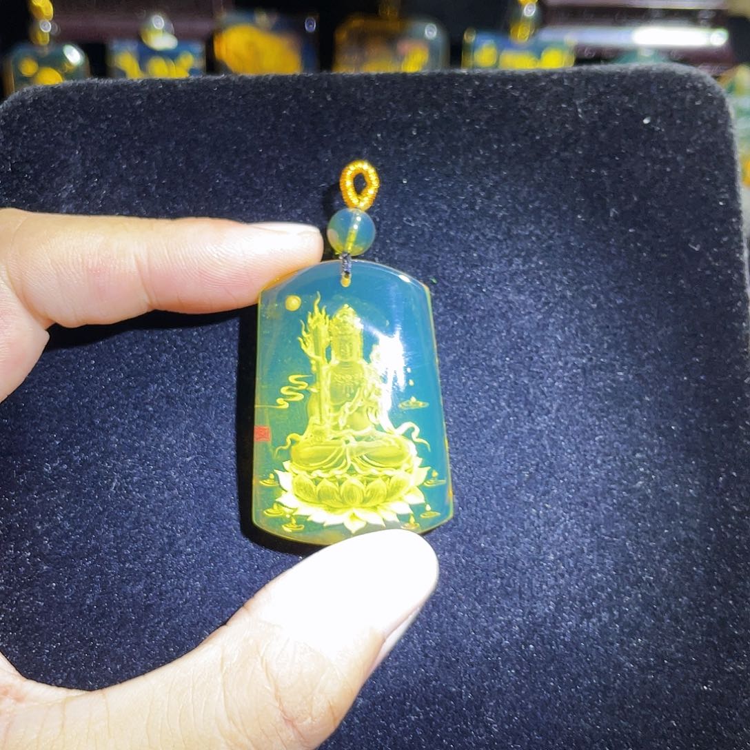 琥珀颈饰未镶嵌蓝珀虚空藏阴雕吊坠