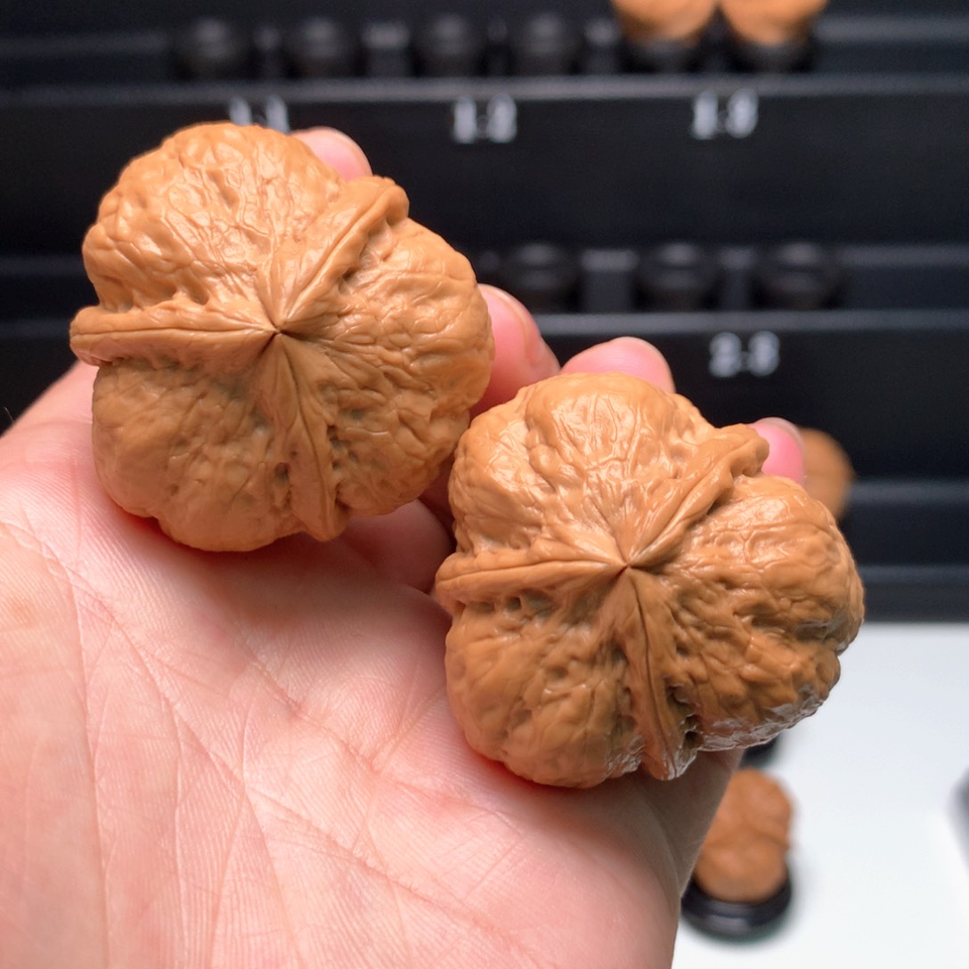 把件文玩核桃听****？老八一三棱