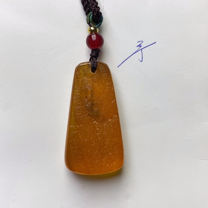 未镶嵌琥珀珠宝奇石