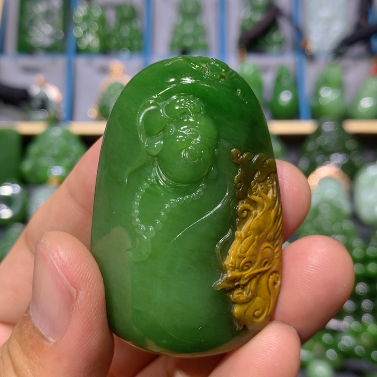 【闪购商品】和田玉吊坠(不含链)未镶嵌带黄皮阳绿佛公 50 克