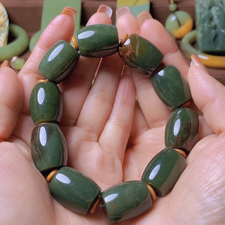 未镶嵌手串岫岩河磨玉（透闪石质玉）