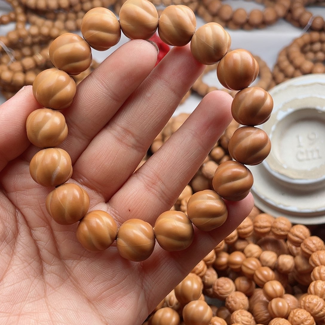 猴头核桃吊坠呵*、14+微瑕扭矩