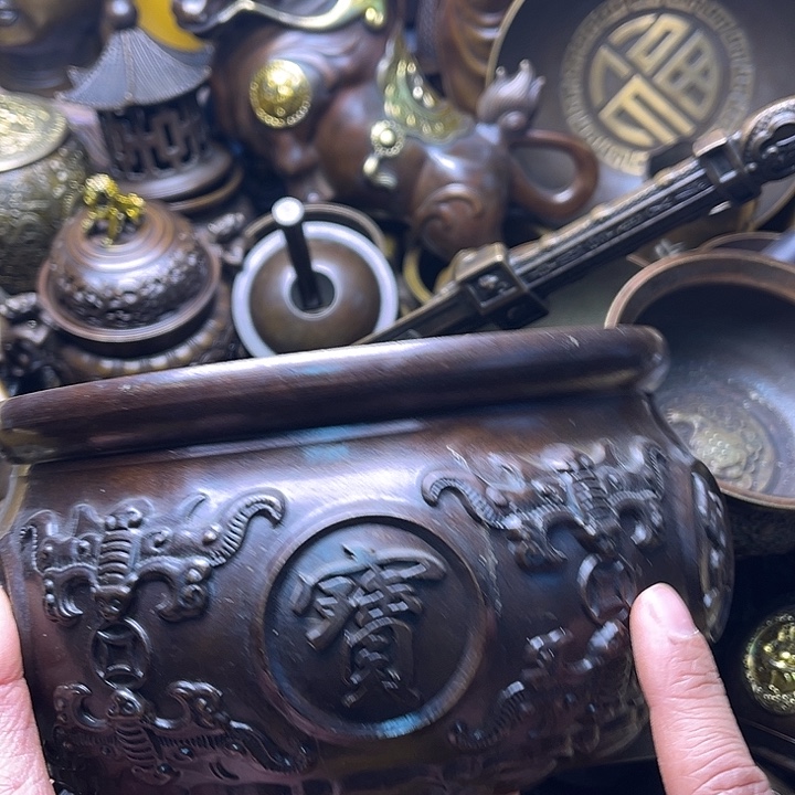 233456898656799867898