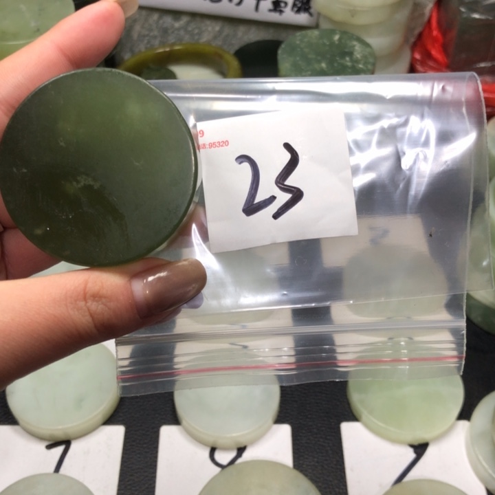 蛇纹石玉天然岫玉珠宝未镶嵌未镶嵌