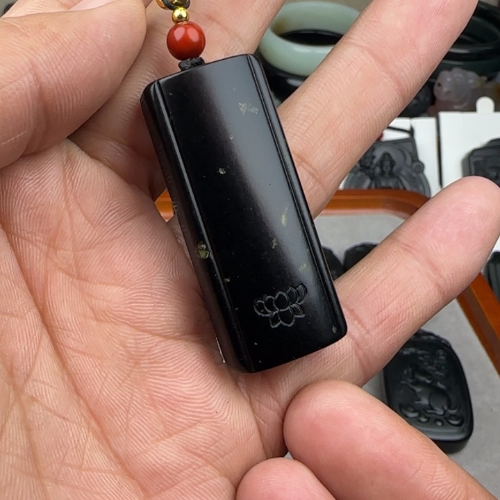 和田玉（青玉）颈饰未镶嵌叶河黑青