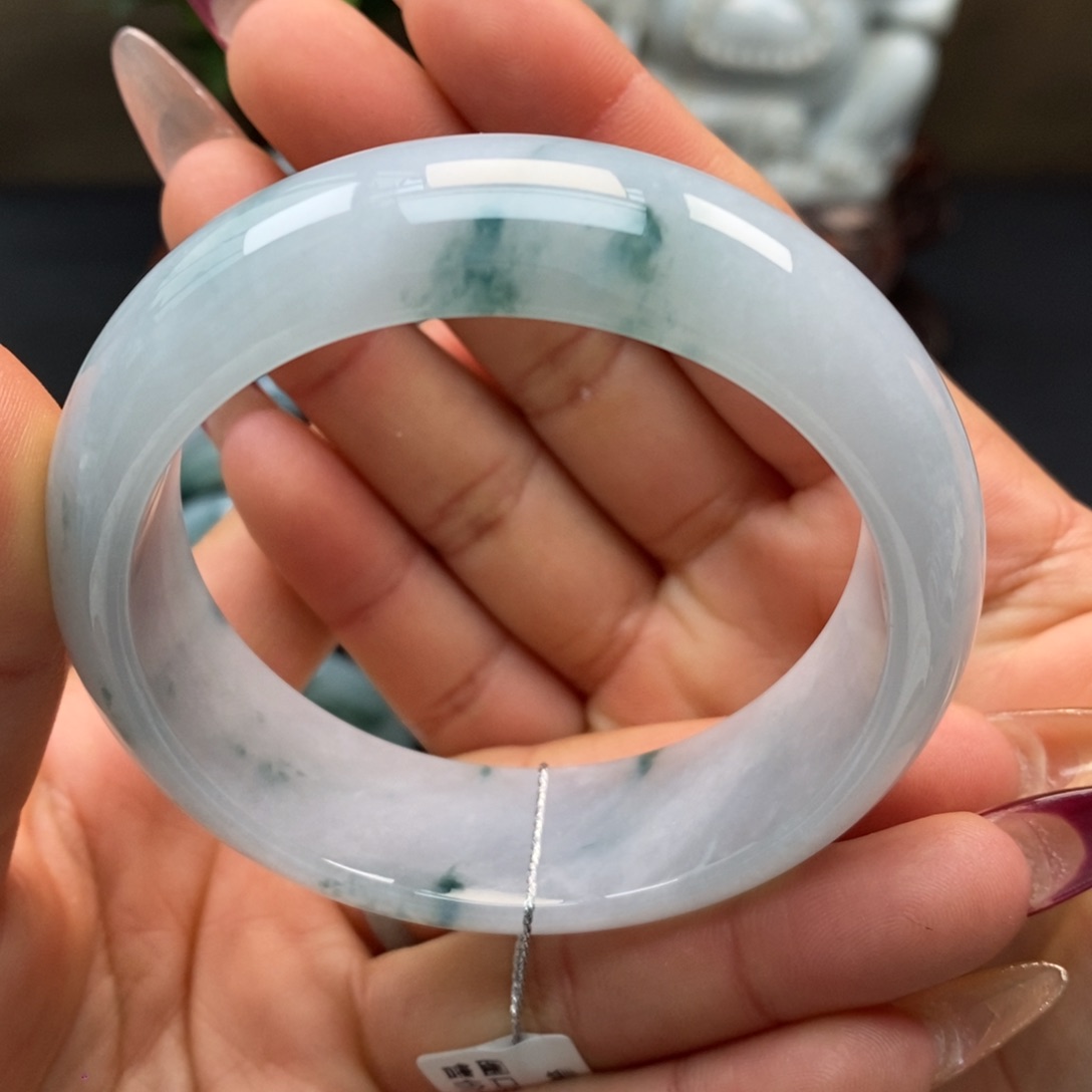 翡翠手镯未镶嵌天然