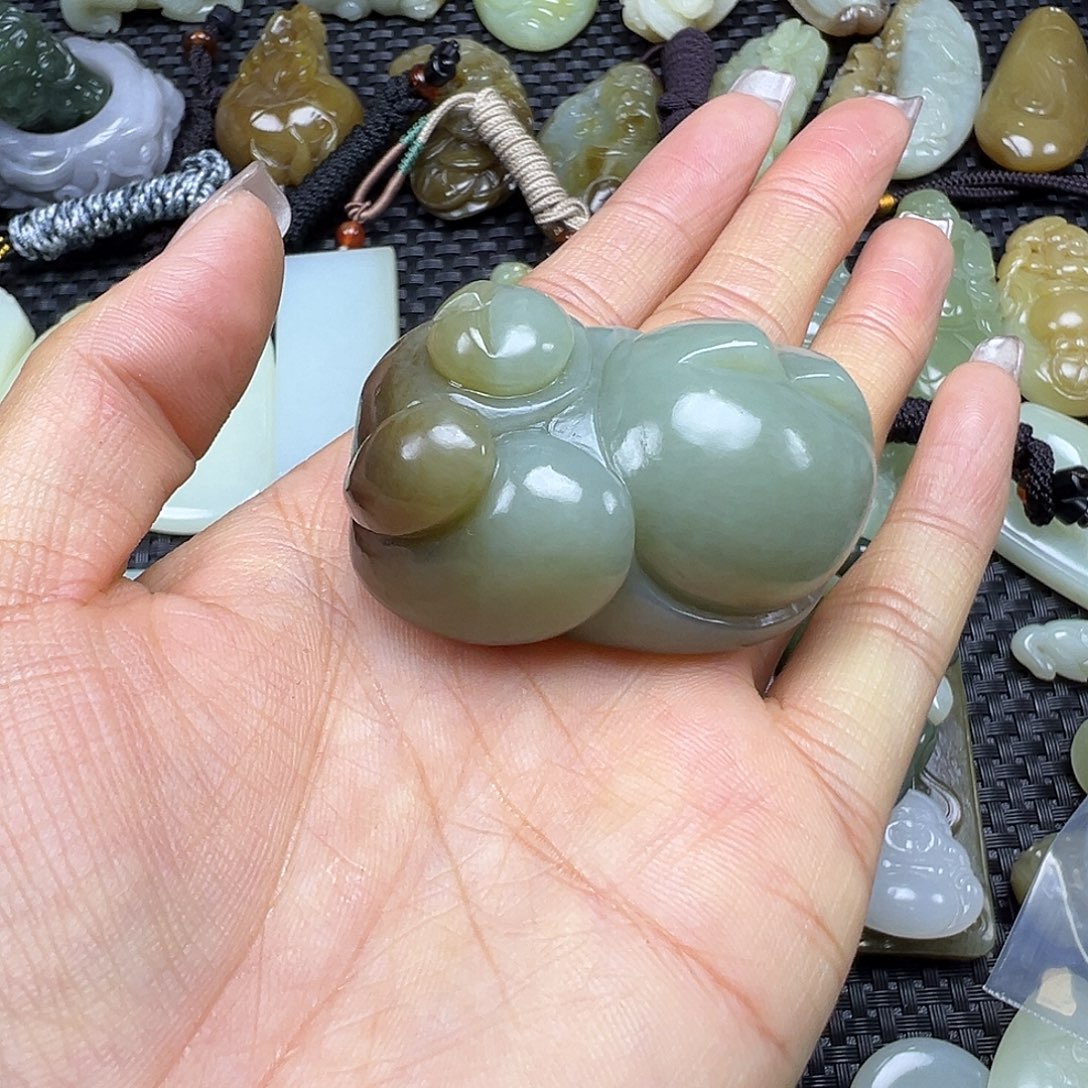 期***好和田玉未镶嵌吊坠(不含链)买断价，不退不换，卡50