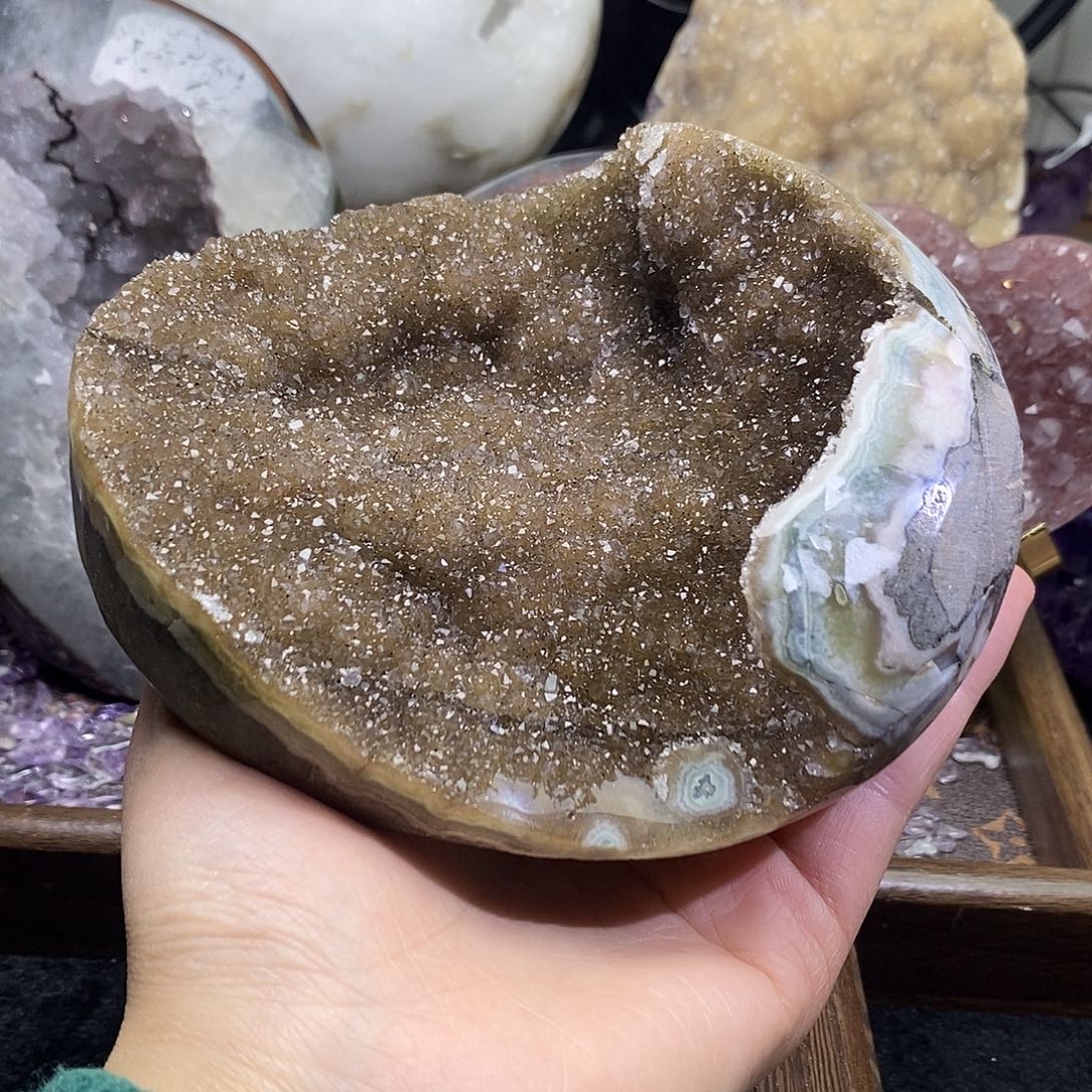 紫晶未镶嵌大型摆件（非配饰）