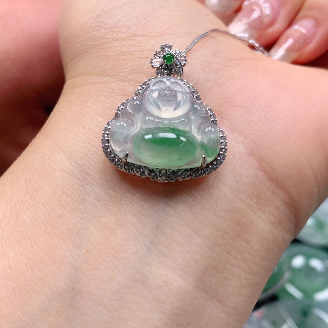 翡翠颈饰18K金镶嵌天然翡翠