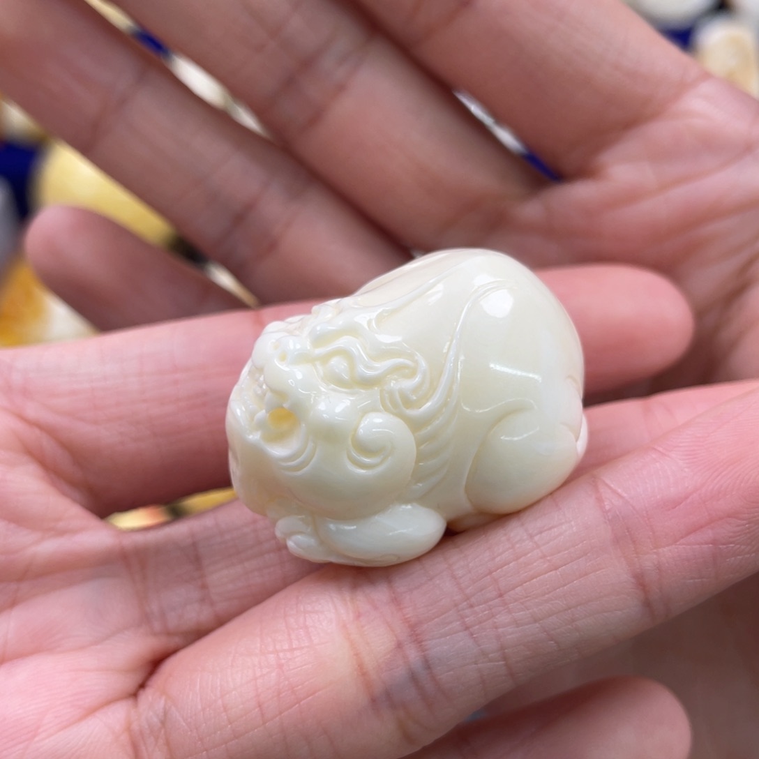 蜜蜡裸石未镶嵌琥珀蜜蜡貔貅吊坠