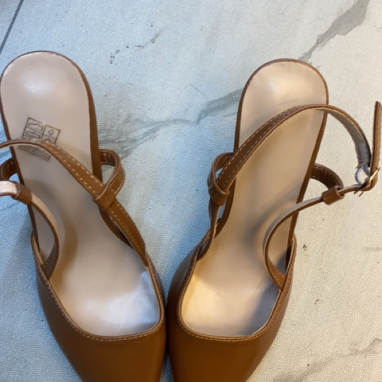 编号81女士鞋子直播间为准