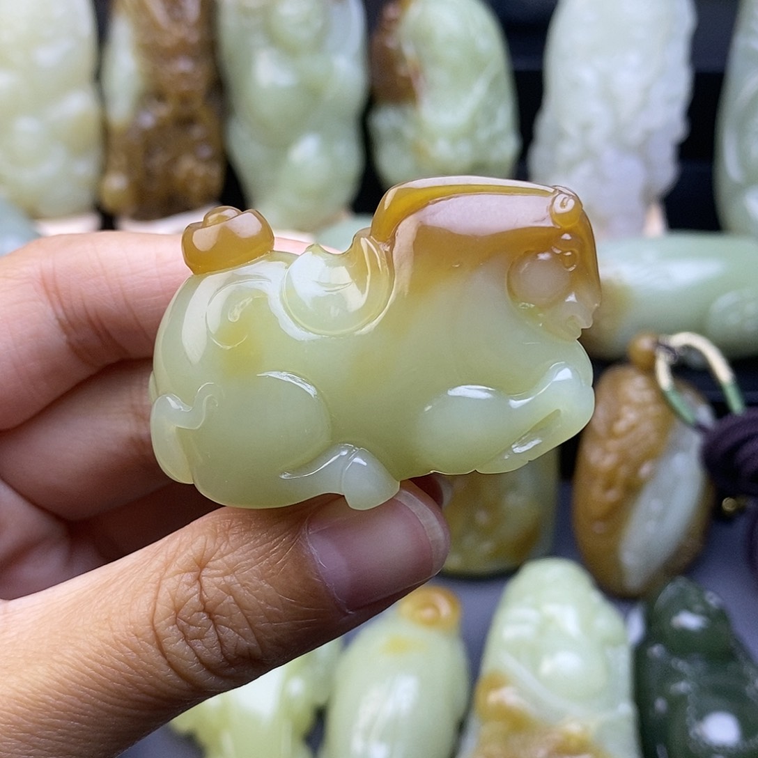 未镶嵌和田玉把件L***一